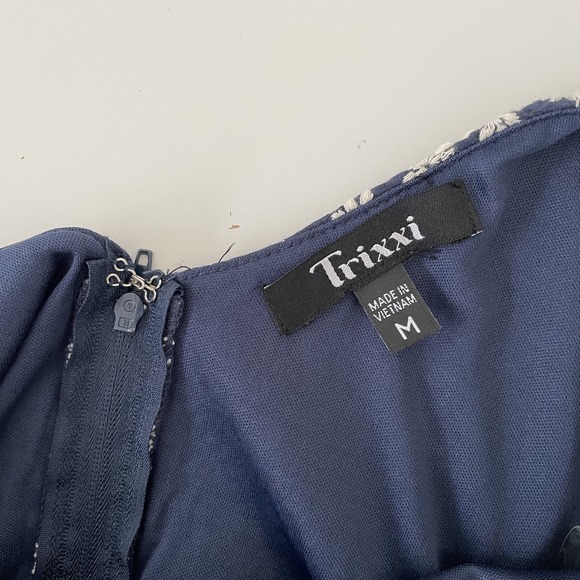 Trixxi 100% Cotton Embroidered Floral Dress Navy Sz M Tie Straps Cottage Preppy - Picture 3 of 11